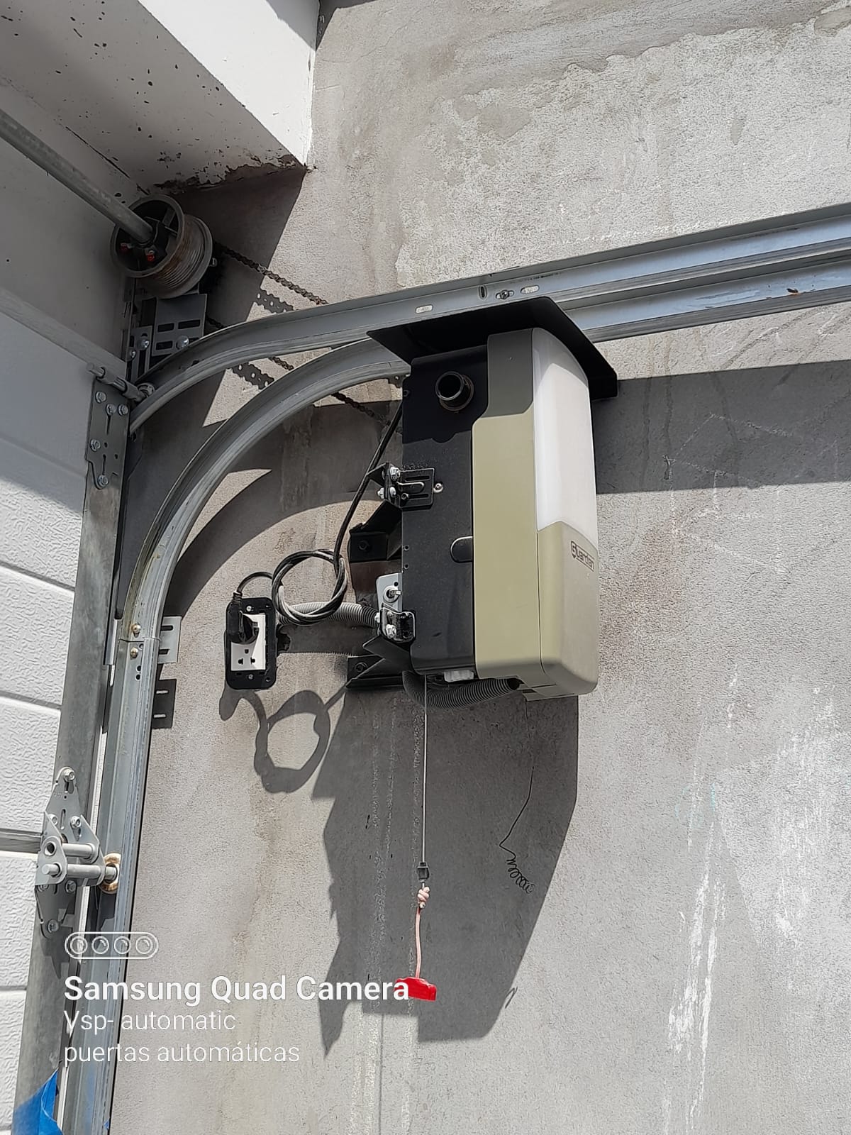 Motor de puerta seccional alto tránsito